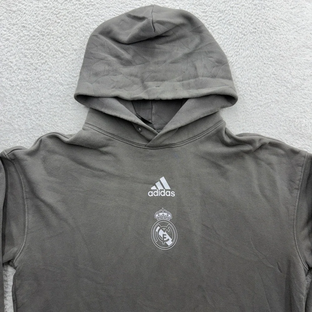 Adidas Real Madrid Mens Hoodie Charcoal Grey Soccer Graphic Sweatshirt Medium